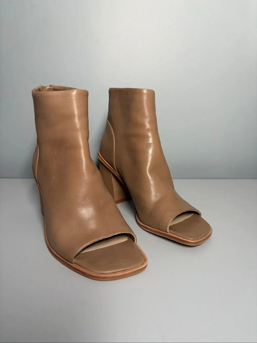 Vince Camuto Tan Open Toe Heels Bebinder Women’s Size 7M NEW WITH BOX